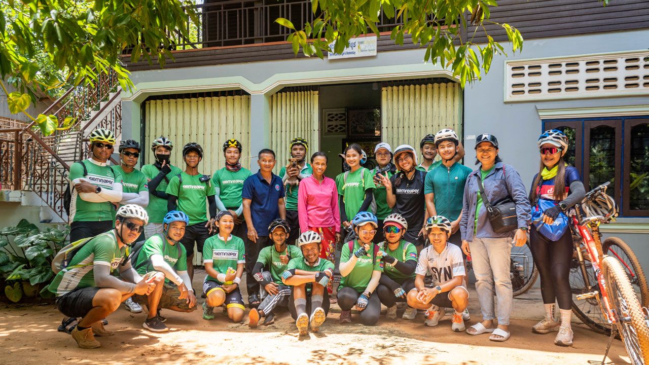 siem-reaper-cycling-team5.jpg