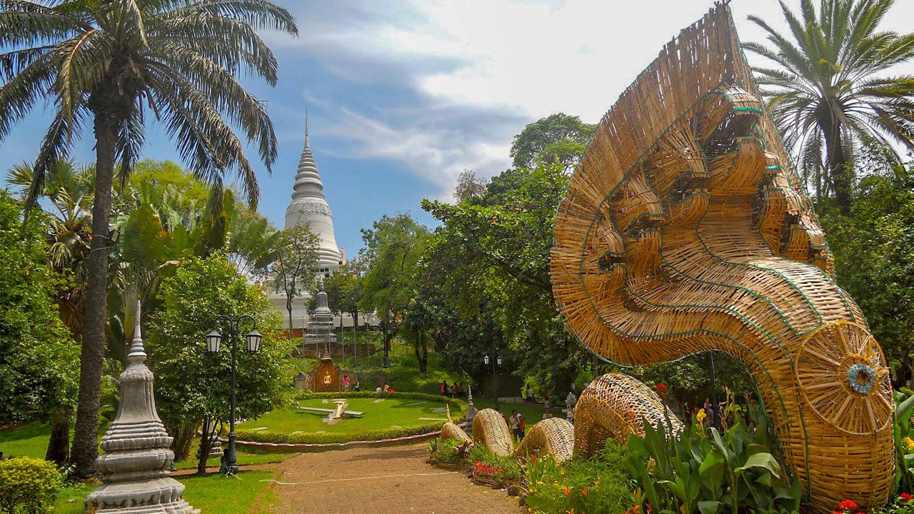 wat-phnom-tour.jpg